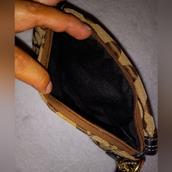 Y2K Coach BROWN AND BLACK TURN LOCK WRISTLET - Picture 5 of 6